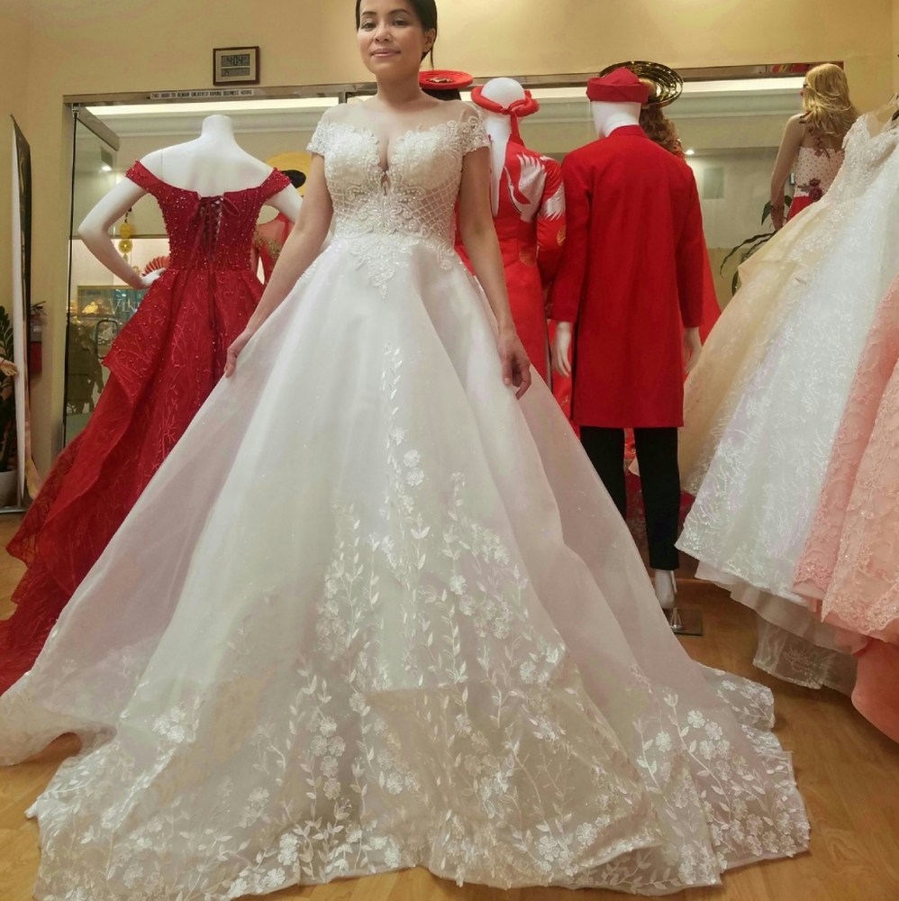 Wedding dress white beaded made in USA 🇺🇸
